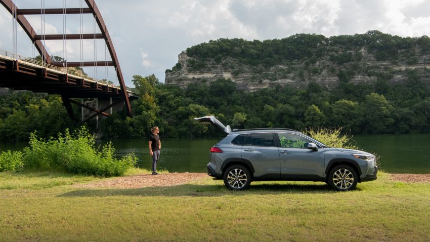 2022 Toyota Corolla Cross XLE - Side Wallpaper 850x478 #100