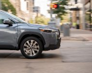 2022 Toyota Corolla Cross XLE - Side Wallpaper 190x150