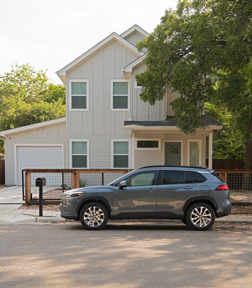 2022 Toyota Corolla Cross XLE - Side Phone Wallpaper 850x970 #90