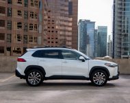2022 Toyota Corolla Cross XLE - Side Wallpaper 190x150