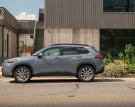 2022 Toyota Corolla Cross XLE - Side Wallpaper 190x150