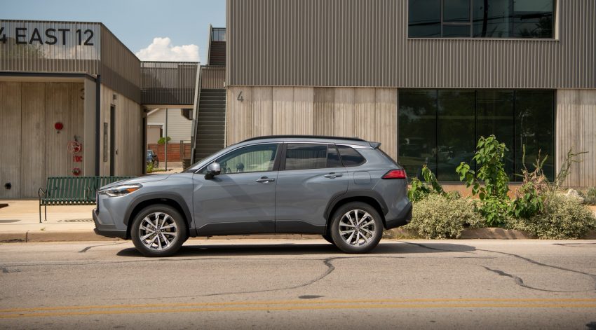 2022 Toyota Corolla Cross XLE - Side Wallpaper 850x471 #94