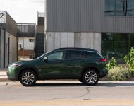 2022 Toyota Corolla Cross XLE - Side Wallpaper 190x150