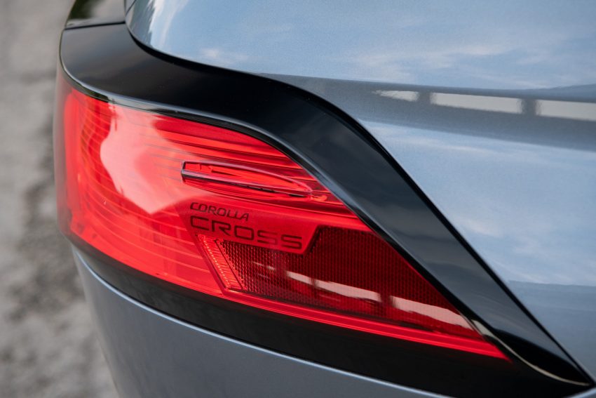 2022 Toyota Corolla Cross XLE - Tail Light Wallpaper 850x567 #116
