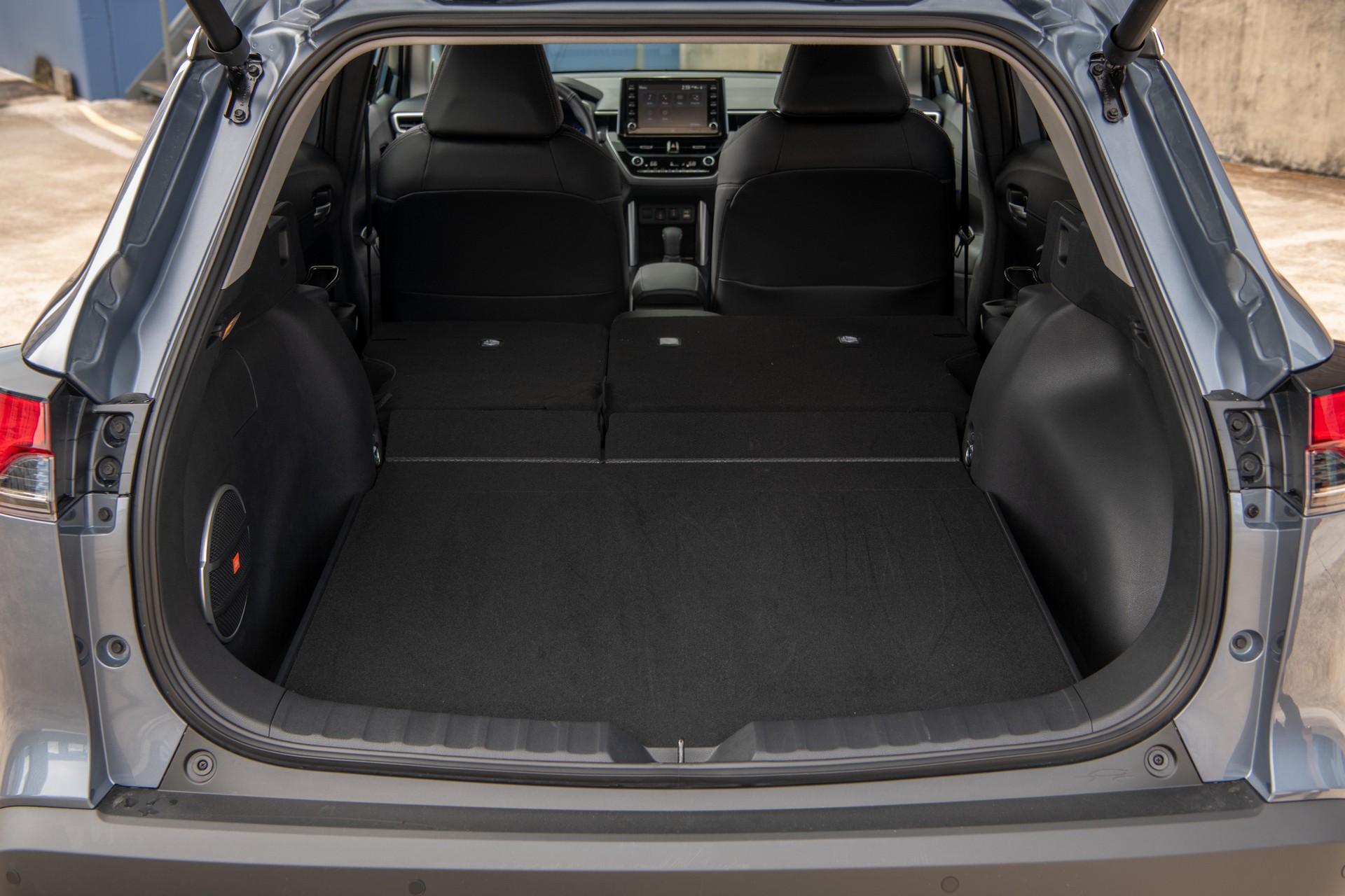 Download 2022 Toyota Corolla Cross XLE - Trunk HD Wallpaper 1920x1280 #137