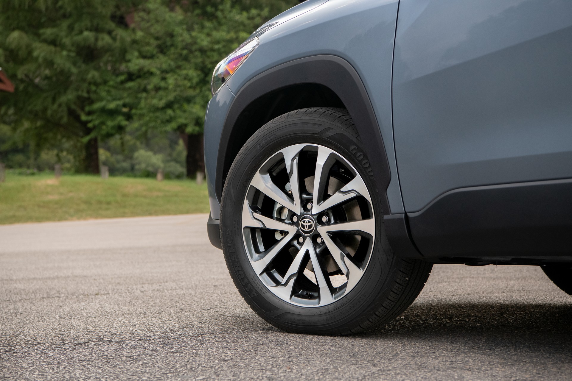 Download 2022 Toyota Corolla Cross XLE - Wheel HD Wallpaper 1920x1280 #110