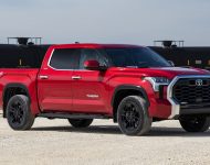 2022 Toyota Tundra Limited - Front Three-Quarter Wallpaper 190x150