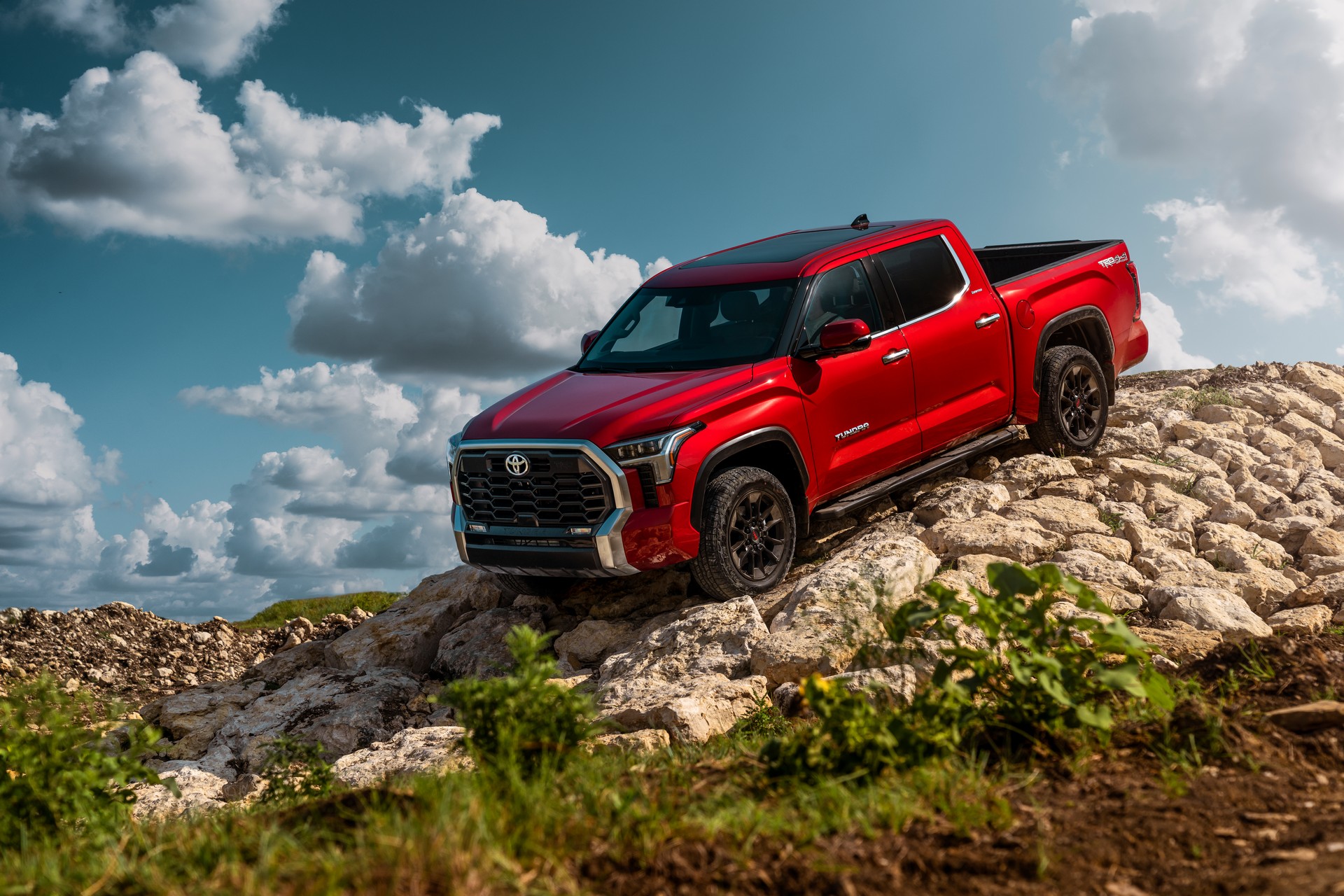 Download 2022 Toyota Tundra Limited - Front Three-Quarter HD Wallpaper 1920x1280 #3