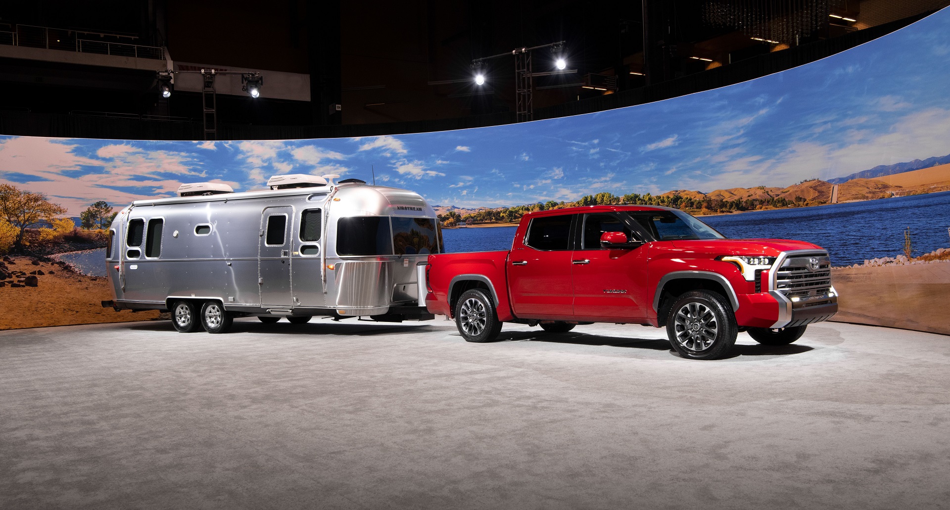 Download 2022 Toyota Tundra Limited - Front Three-Quarter HD Wallpaper 1920x1031 #57