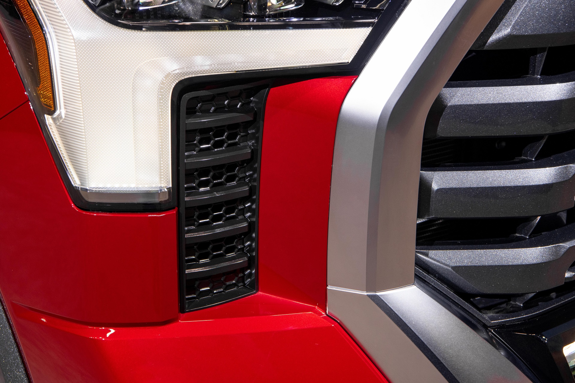 Download 2022 Toyota Tundra Limited - Grille HD Wallpaper 1920x1280 #67