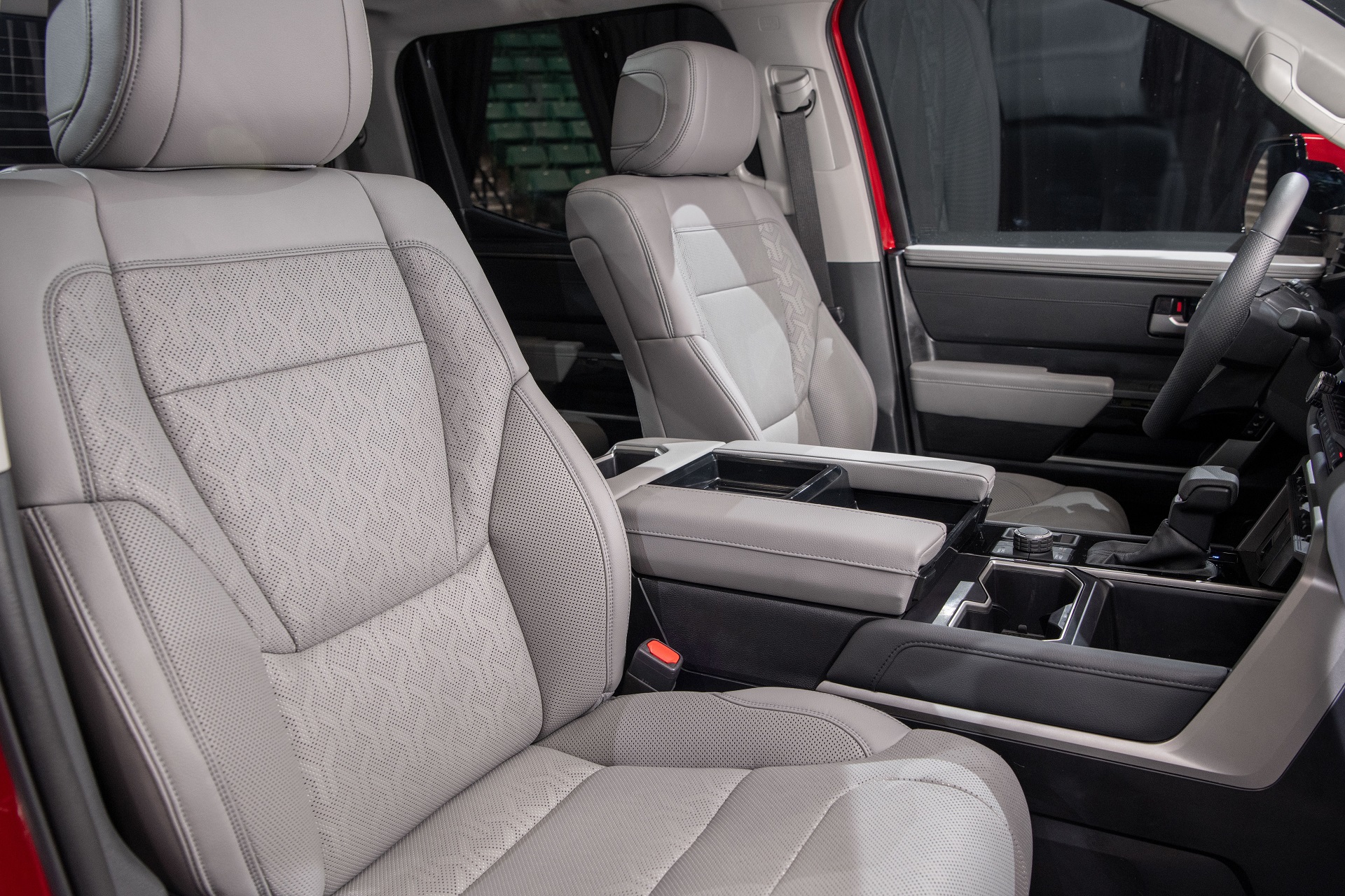 Download 2022 Toyota Tundra Limited - Interior, Front Seats HD Wallpaper 1920x1280 #84