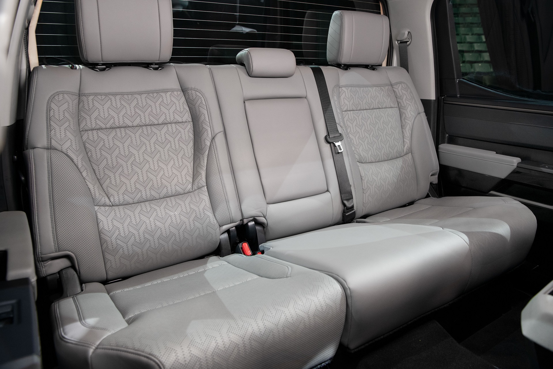 Download 2022 Toyota Tundra Limited - Interior, Rear Seats HD Wallpaper 1920x1280 #83