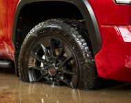 2022 Toyota Tundra Limited - Off-Road Wallpaper 190x150