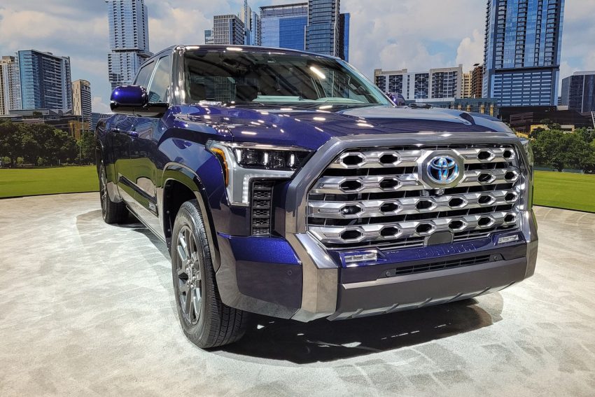 2022 Toyota Tundra Platinum - Front Three-Quarter Wallpaper 850x567 #13