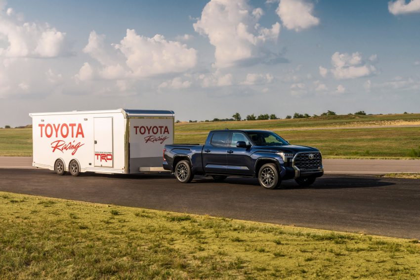 2022 Toyota Tundra Platinum - Front Three-Quarter Wallpaper 850x567 #3