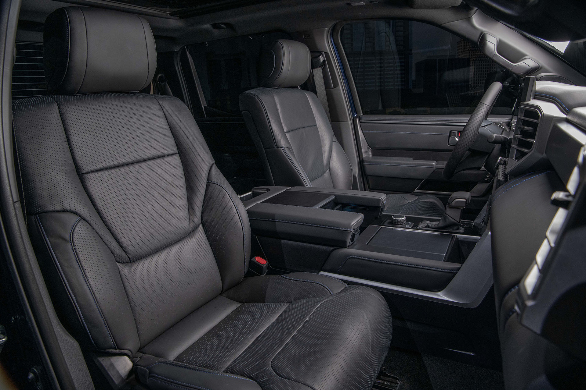 Download 2022 Toyota Tundra Platinum - Interior, Front Seats HD Wallpaper 1920x1280 #29