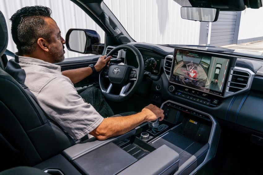 2022 Toyota Tundra Platinum - Interior Wallpaper 850x567 #9