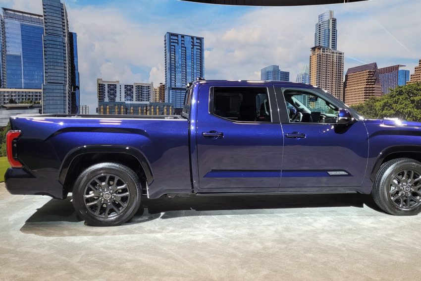 2022 Toyota Tundra Platinum - Side Wallpaper 850x567 #17