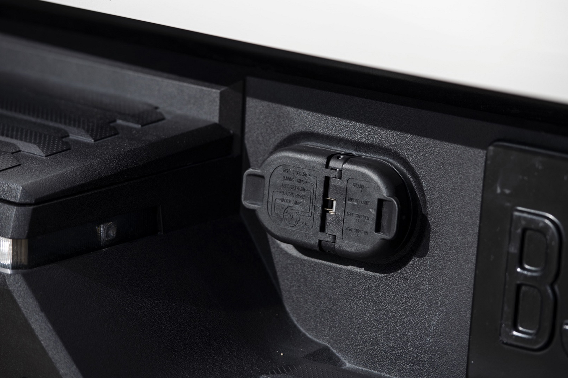 Download 2022 Toyota Tundra TRD Pro - Detail HD Wallpaper 1921x1281 #18