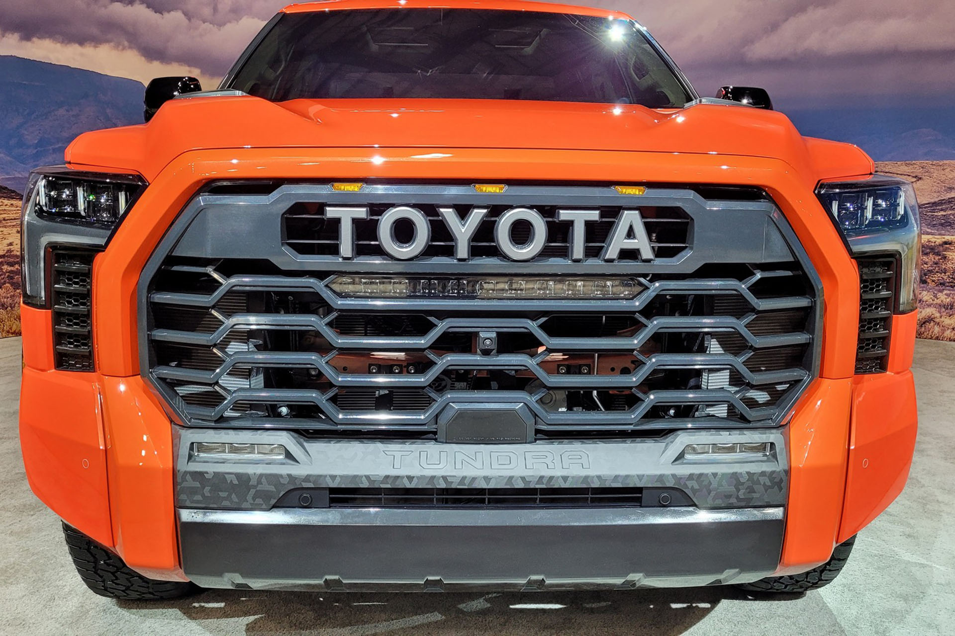 Download 2022 Toyota Tundra TRD Pro - Front HD Wallpaper 1920x1280 #122