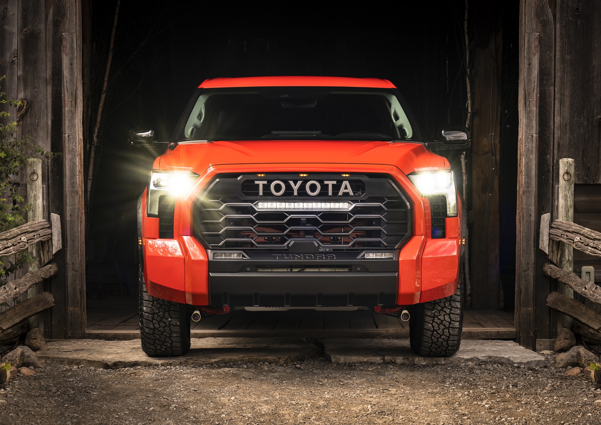 Download 2022 Toyota Tundra TRD Pro - Front HD Wallpaper 1920x1357 #42