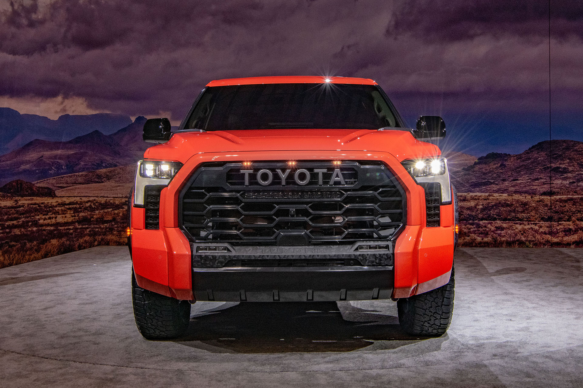 Download 2022 Toyota Tundra TRD Pro - Front HD Wallpaper 1920x1280 #148