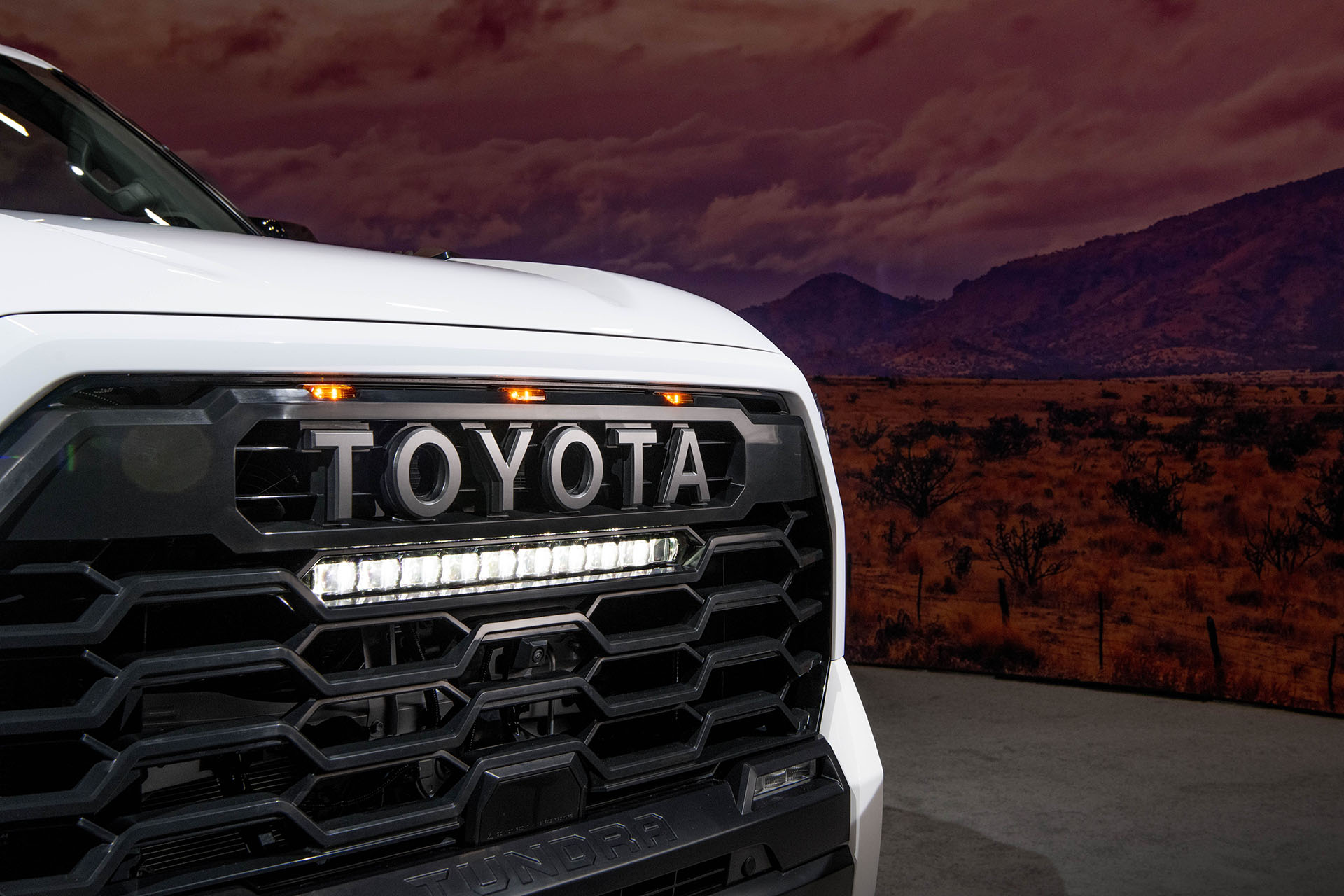 Download 2022 Toyota Tundra TRD Pro - Grille HD Wallpaper 1920x1280 #85