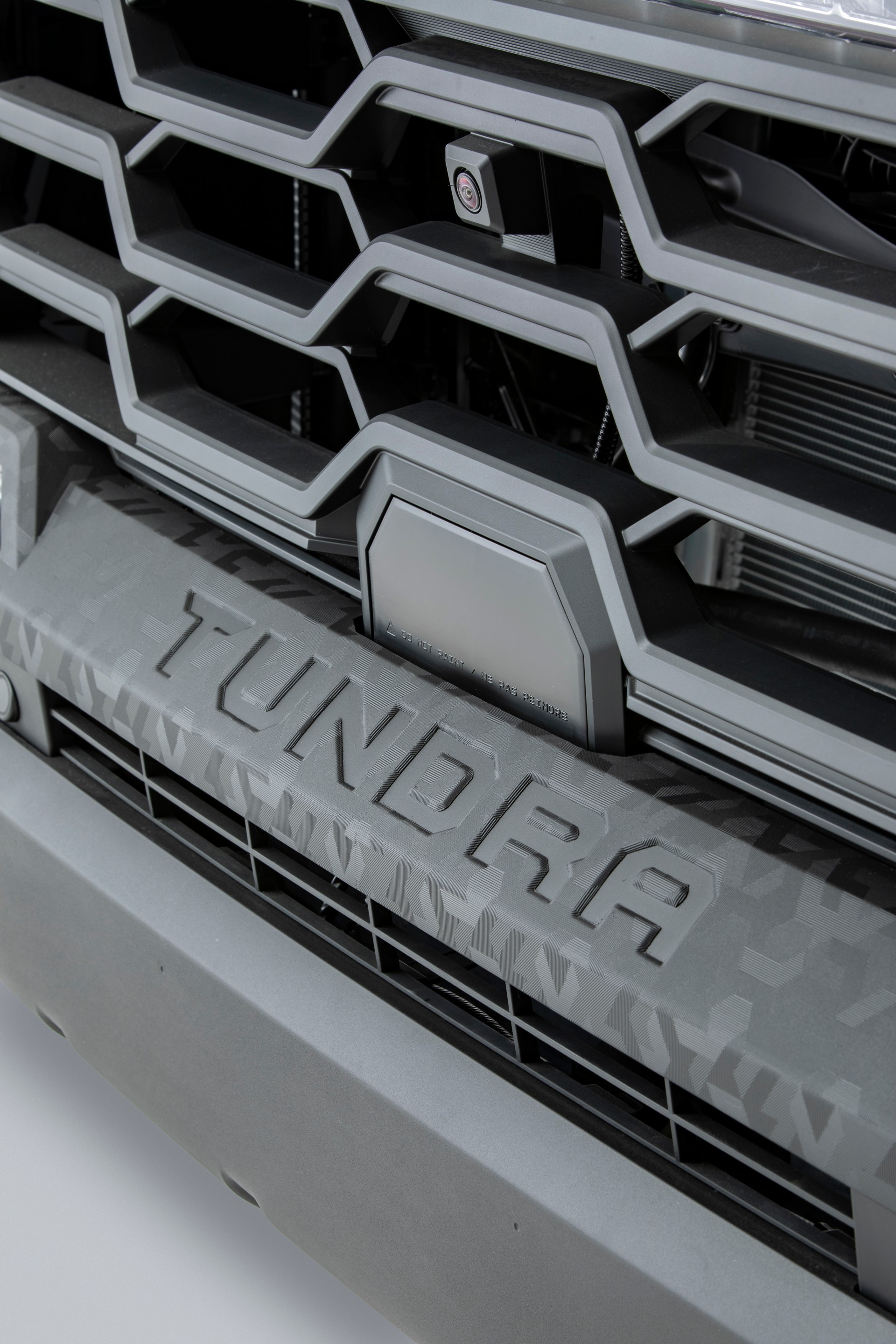 Download 2022 Toyota Tundra TRD Pro - Grille HD Phone Wallpaper 1920x2880 #68