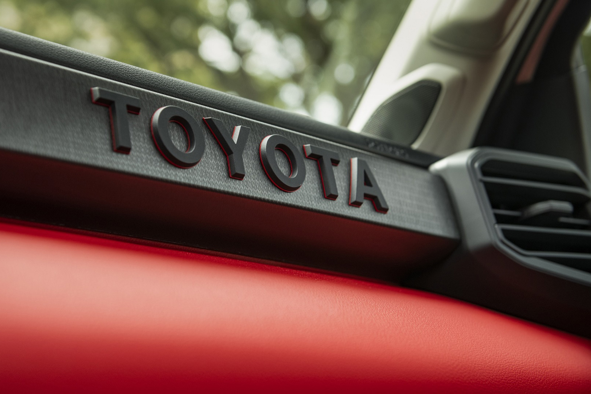 Download 2022 Toyota Tundra TRD Pro - Interior, Detail HD Wallpaper 1921x1281 #27