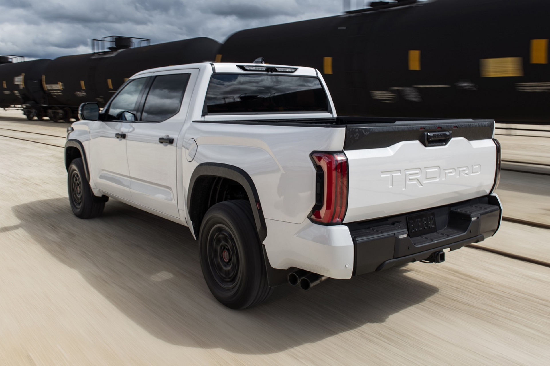 Download 2022 Toyota Tundra TRD Pro - Rear Three-Quarter HD Wallpaper 1921x1281 #4