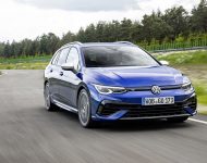 2022 Volkswagen Golf R Estate - Front Three-Quarter Wallpaper 190x150