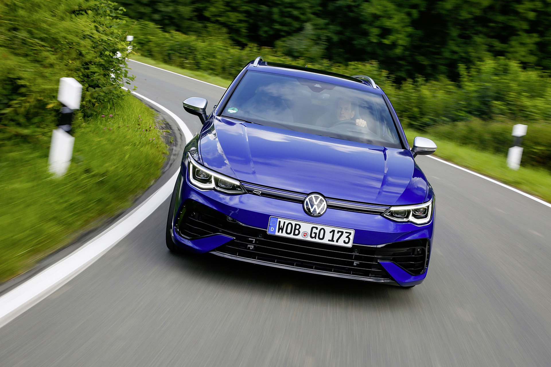 Download 2022 Volkswagen Golf R Estate - Front HD Wallpaper 1921x1280 #3