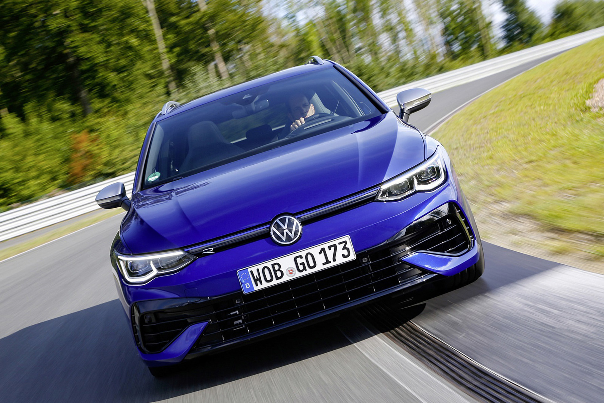 Download 2022 Volkswagen Golf R Estate - Front HD Wallpaper 1921x1281 #11