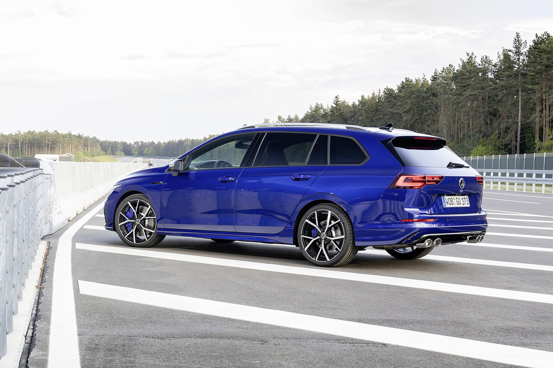 Download 2022 Volkswagen Golf R Estate - Rear Three-Quarter HD Wallpaper 1921x1280 #33