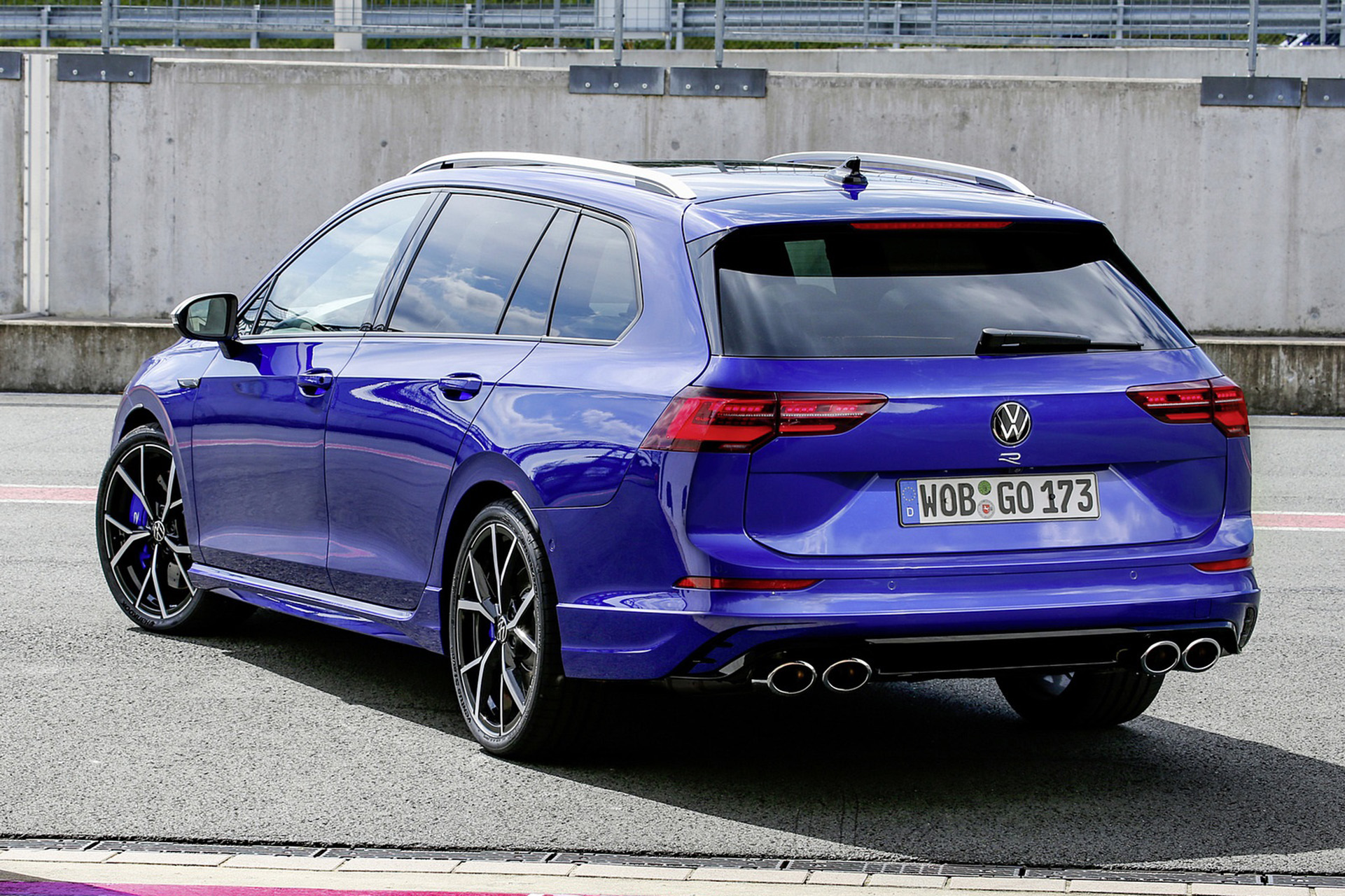 Download 2022 Volkswagen Golf R Estate - Rear Three-Quarter HD Wallpaper 1921x1281 #17