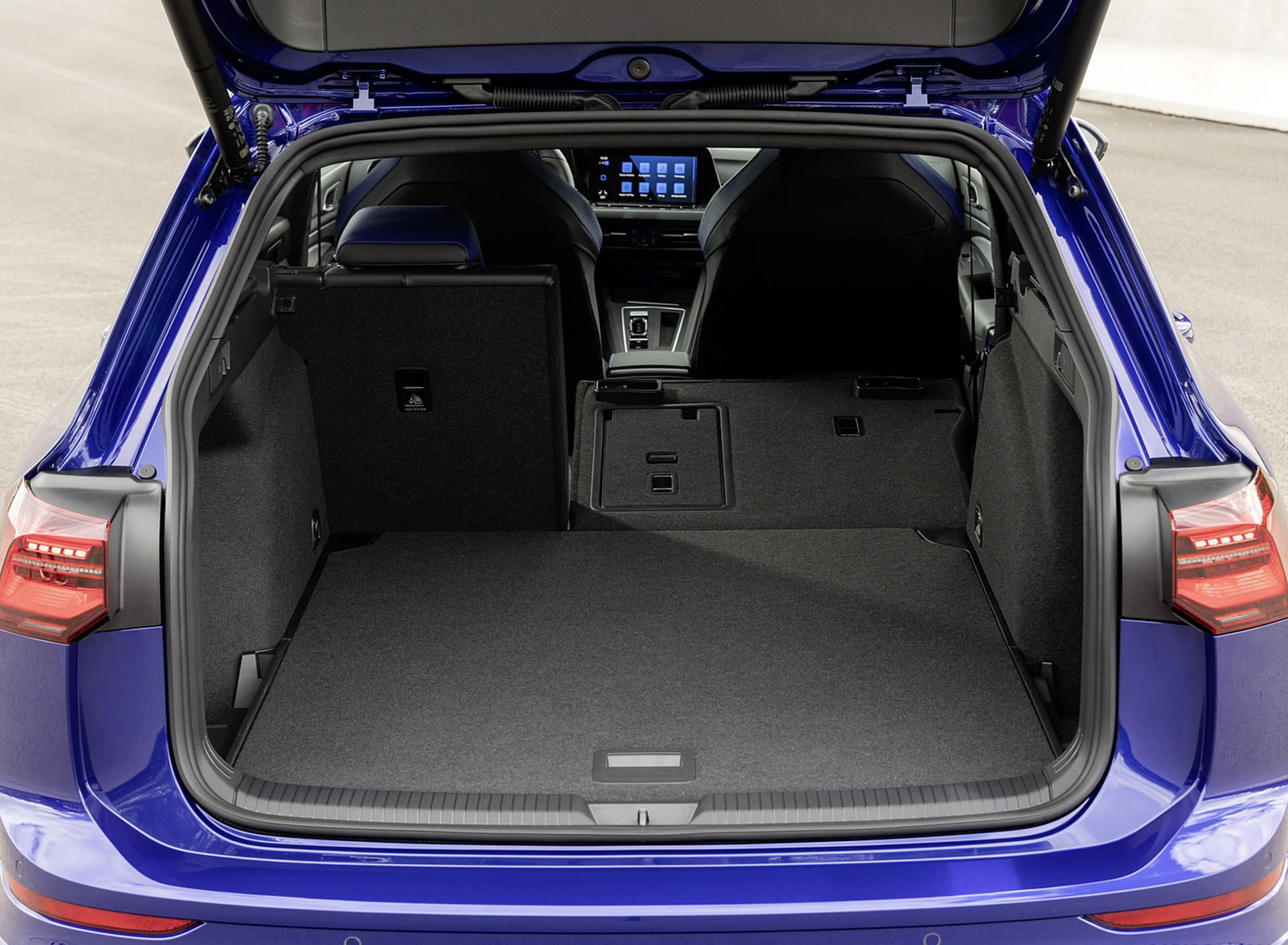 Download 2022 Volkswagen Golf R Estate - Trunk HD Wallpaper 1920x1409 #42