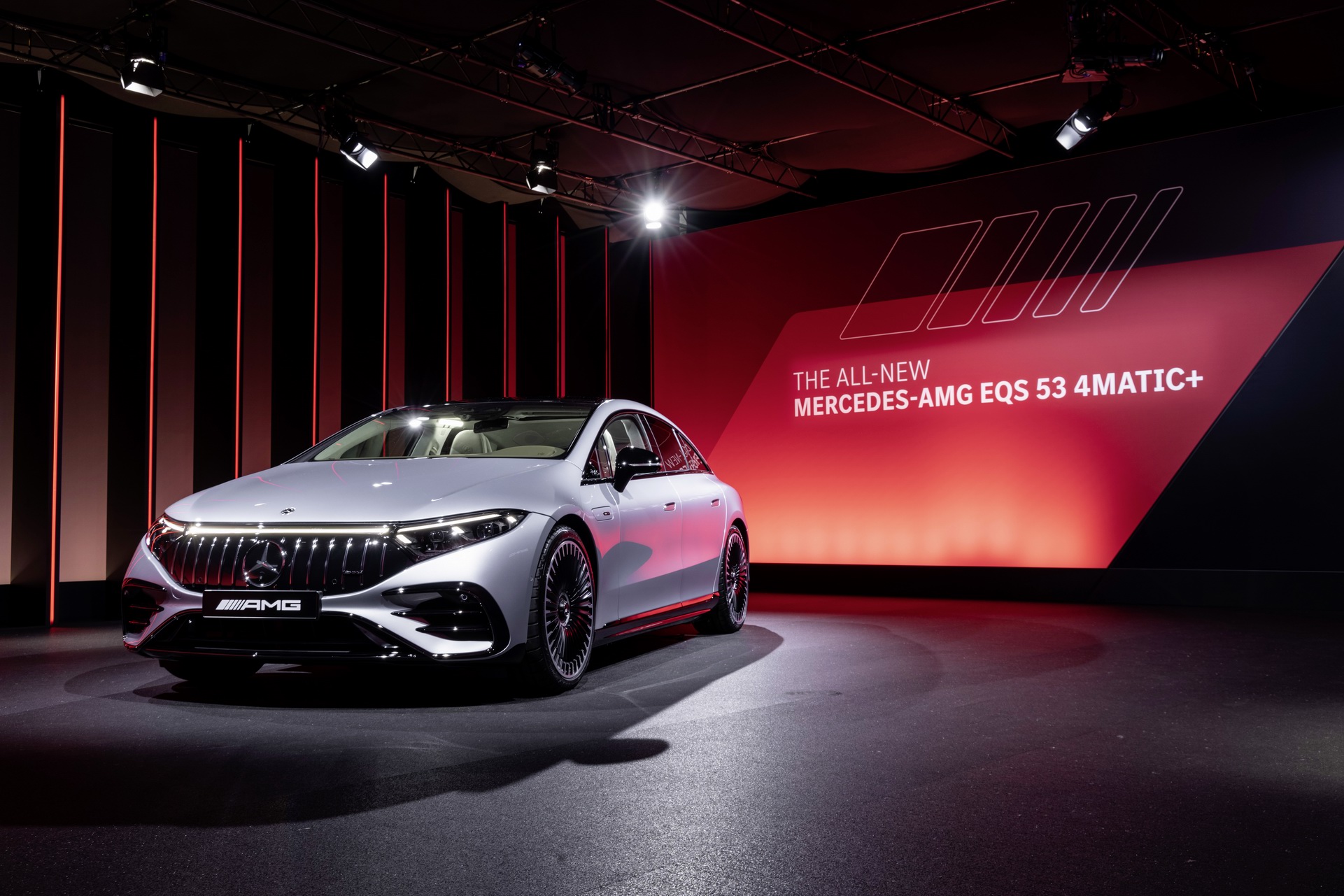 Download 2023 Mercedes-AMG EQS 53 4MATIC+ - Front Three-Quarter HD Wallpaper 1921x1281 #33