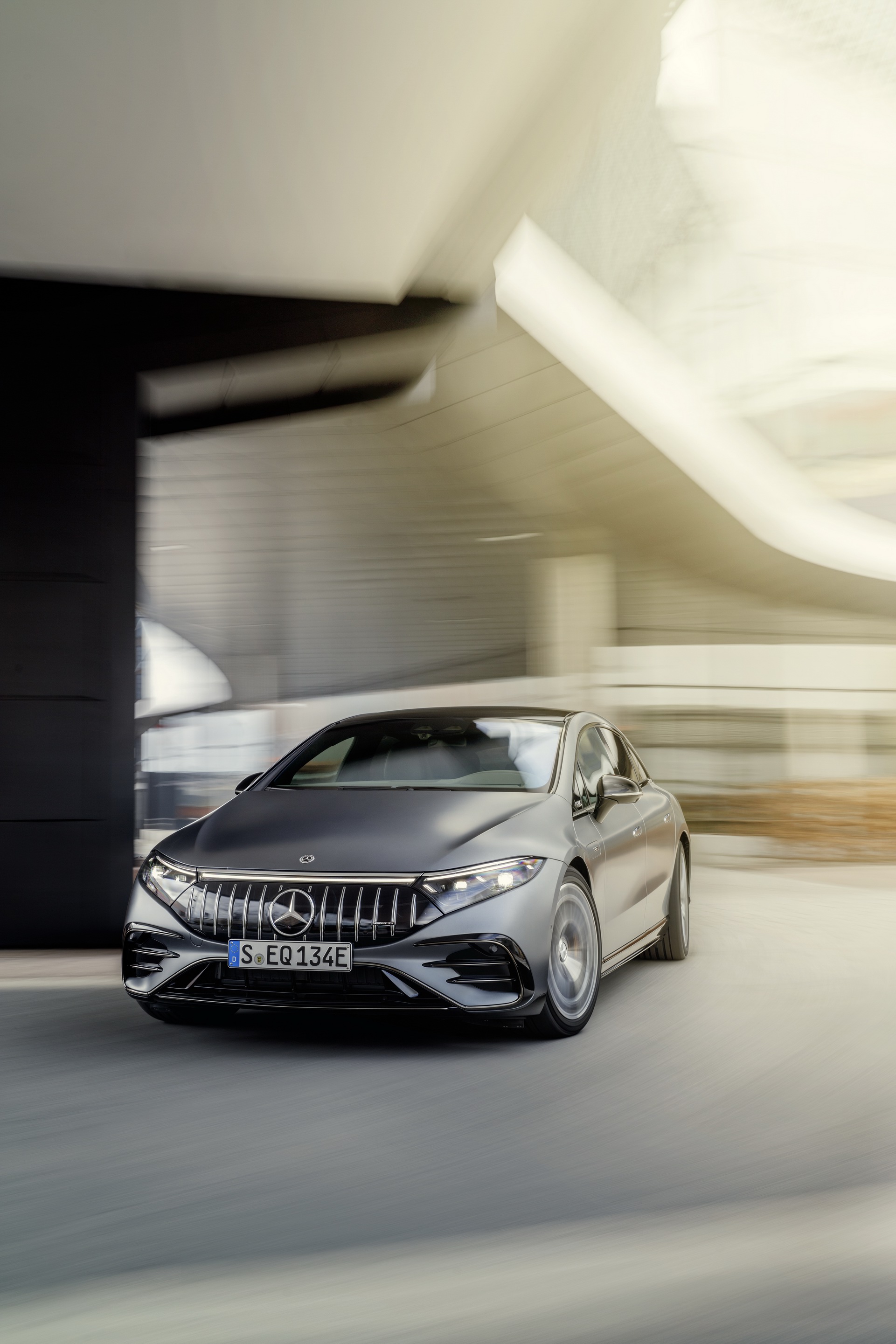 Download 2023 Mercedes-AMG EQS 53 4MATIC+ - Front HD Phone Wallpaper 1921x2882 #10