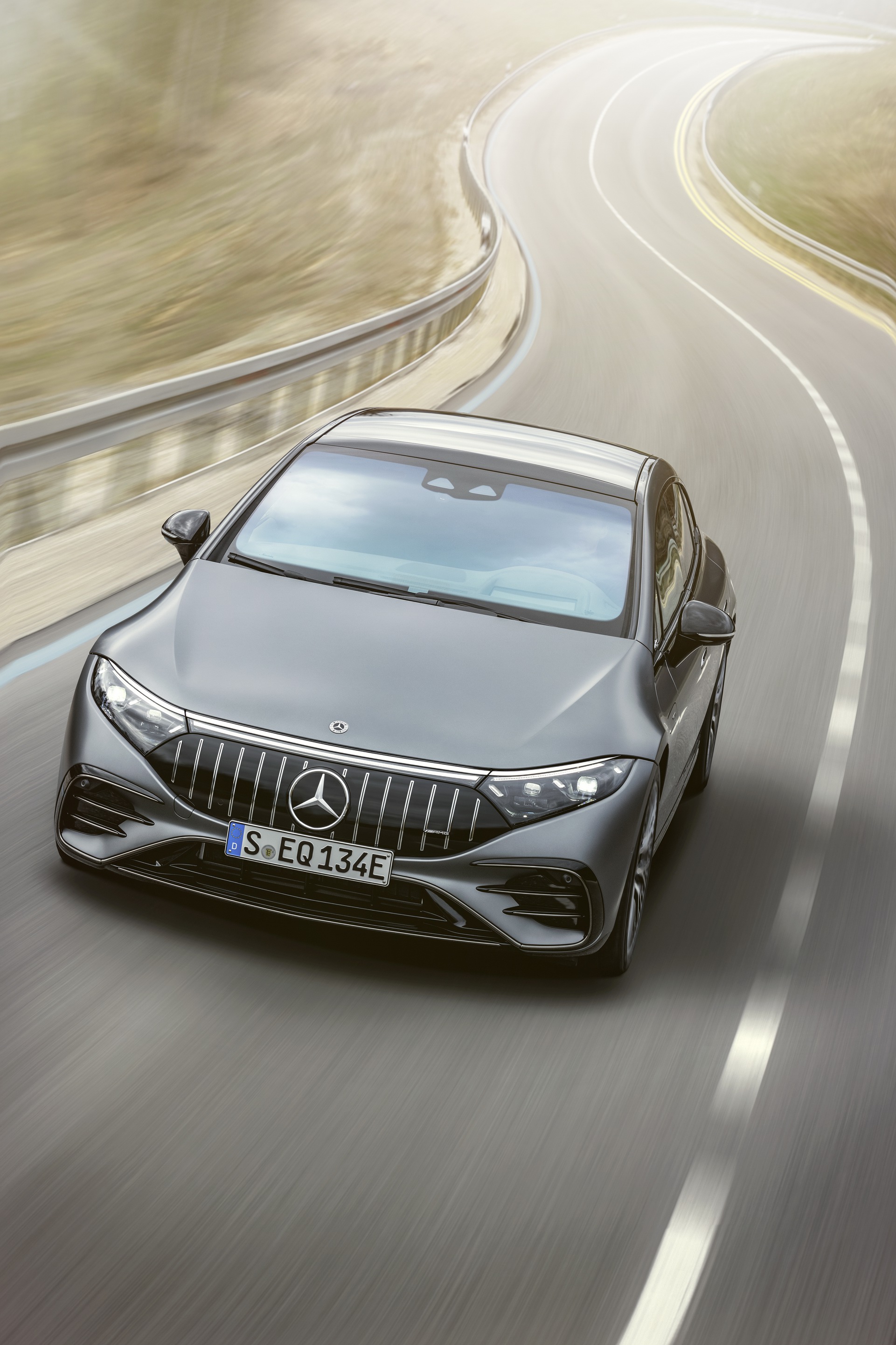 Download 2023 Mercedes-AMG EQS 53 4MATIC+ - Front HD Phone Wallpaper 1921x2882 #4