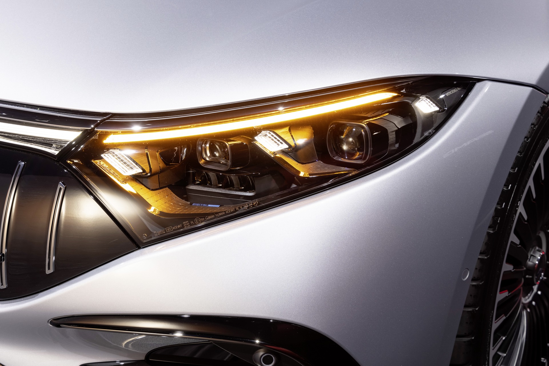Download 2023 Mercedes-AMG EQS 53 4MATIC+ - Headlight HD Wallpaper 1921x1281 #44