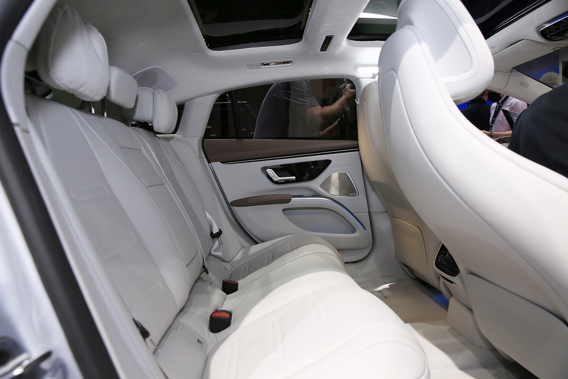 Download 2023 Mercedes-AMG EQS 53 4MATIC+ - Interior, Rear Seats HD Wallpaper 1921x1281 #65