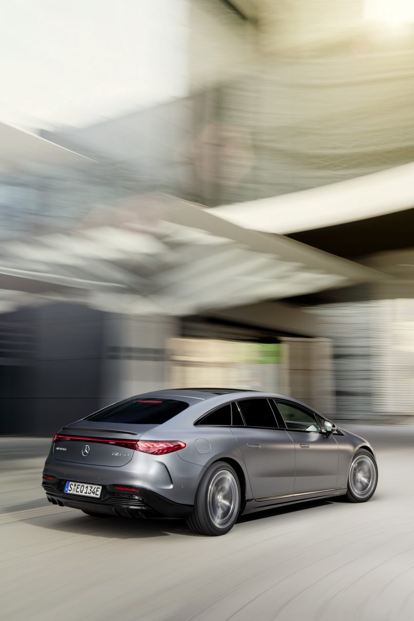 2023 Mercedes-AMG EQS 53 4MATIC+ - Rear Three-Quarter Phone Wallpaper 850x1275 #13