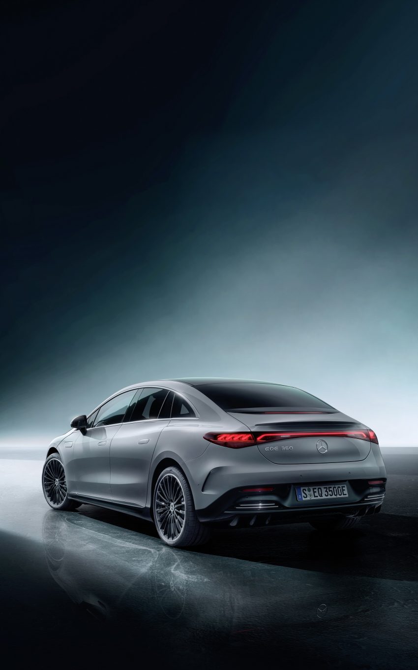 2023 Mercedes-Benz EQE 350 Edition 1 AMG Line - Rear Three-Quarter Phone Wallpaper 850x1360 #65