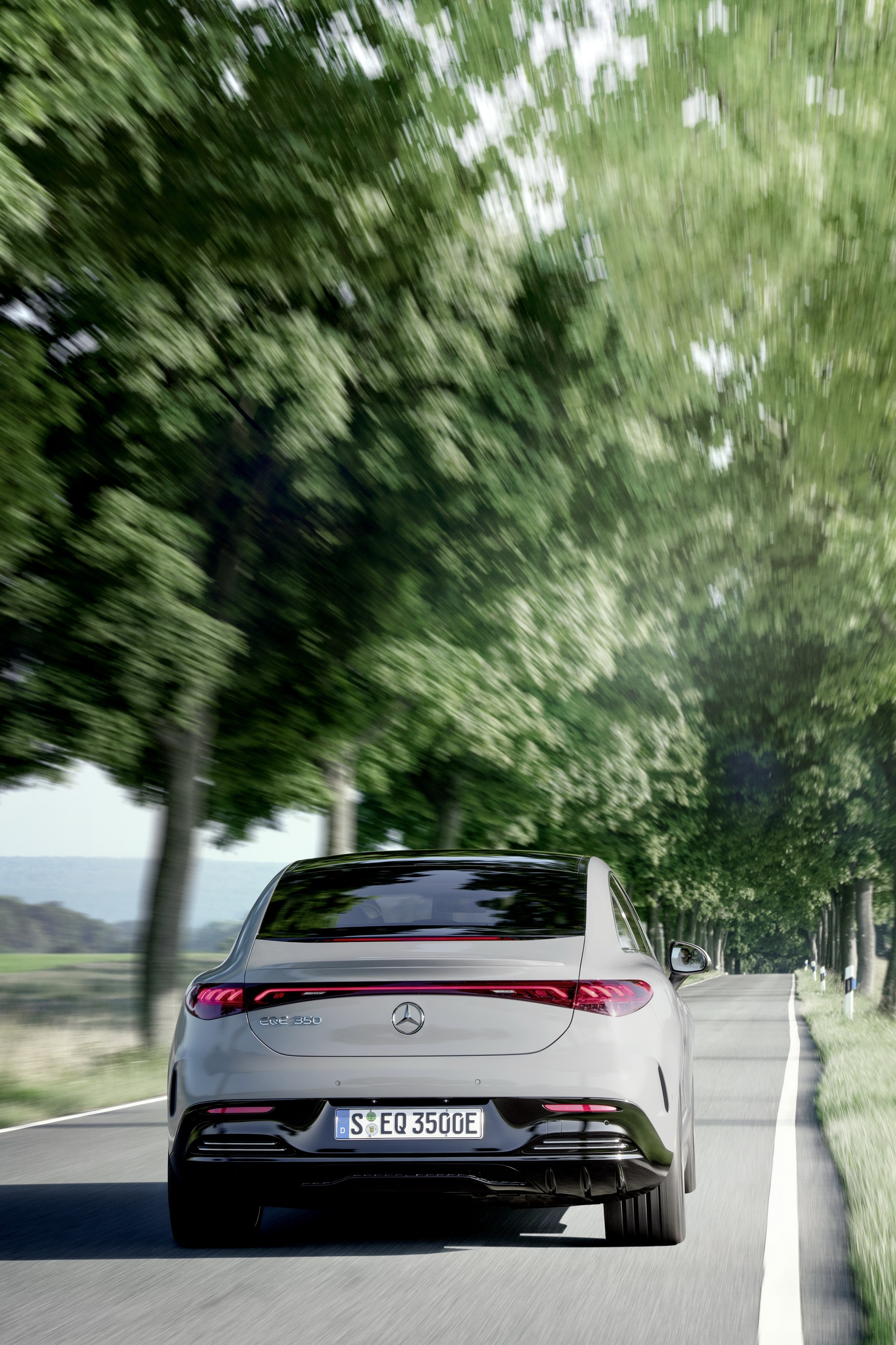 Download 2023 Mercedes-Benz EQE 350 Edition 1 AMG Line - Rear HD Phone Wallpaper 1921x2882 #12