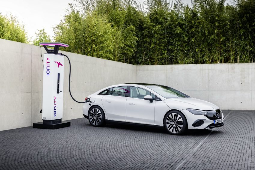 2023 Mercedes-Benz EQE 350 Electric Art Line - Charging Wallpaper 850x567 #44