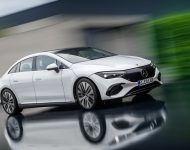 2023 Mercedes-Benz EQE 350 Electric Art Line - Front Three-Quarter Wallpaper 190x150