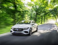 2023 Mercedes-Benz EQE 350 Electric Art Line - Front Three-Quarter Wallpaper 190x150