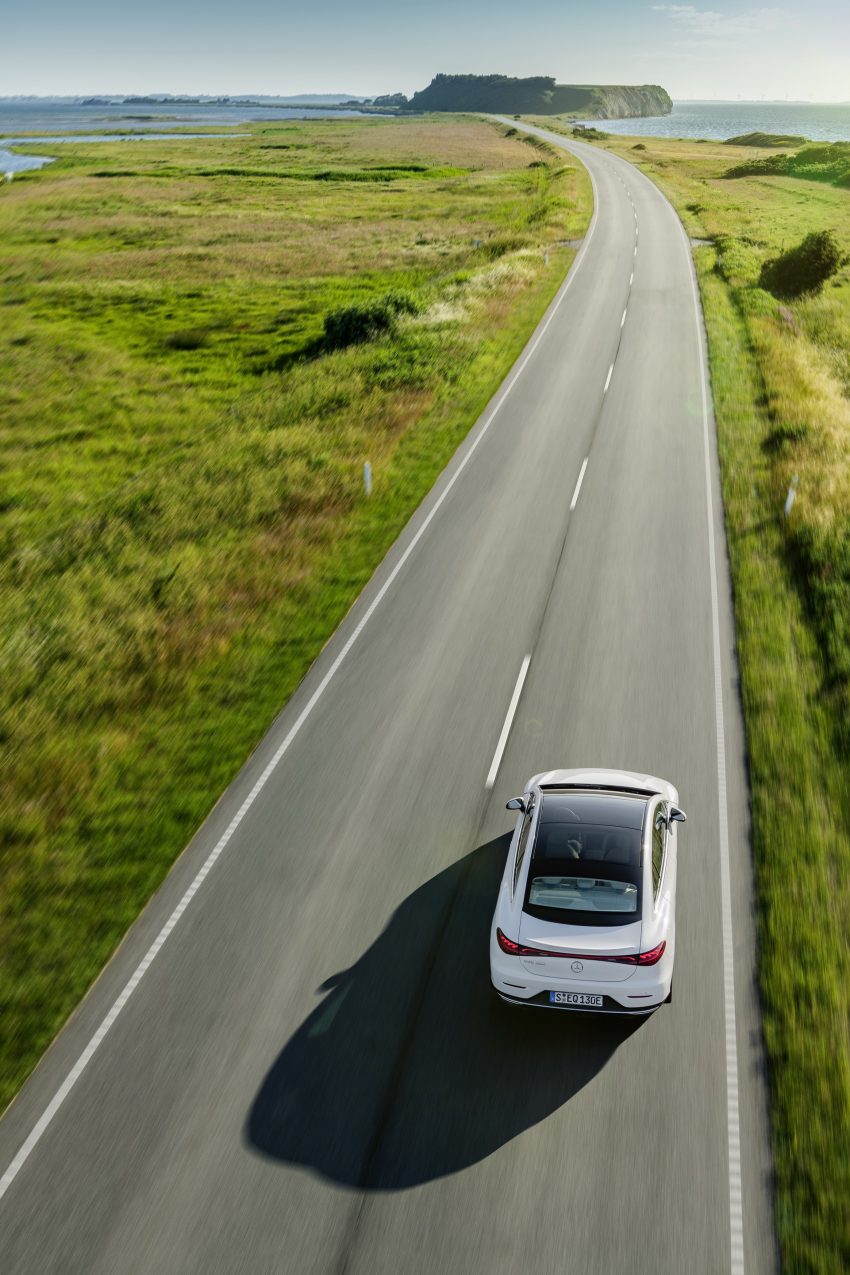 2023 Mercedes-Benz EQE 350 Electric Art Line - Top Phone Wallpaper 850x1275 #39