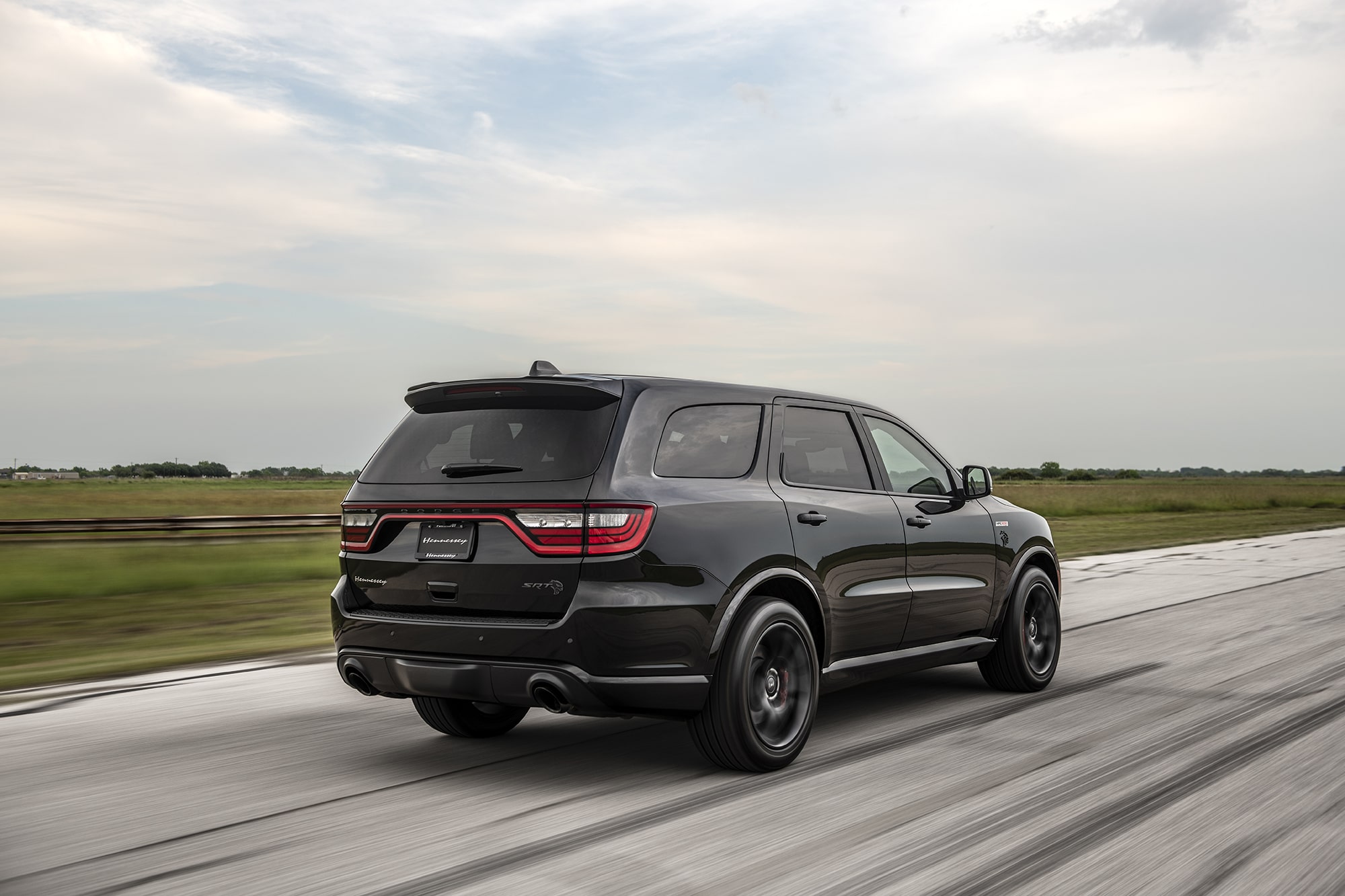 Download 2021 Hennessey Dodge Durango SRT Hellcat HPE1000 - Rear Three-Quarter HD Wallpaper 2000x1333 #2
