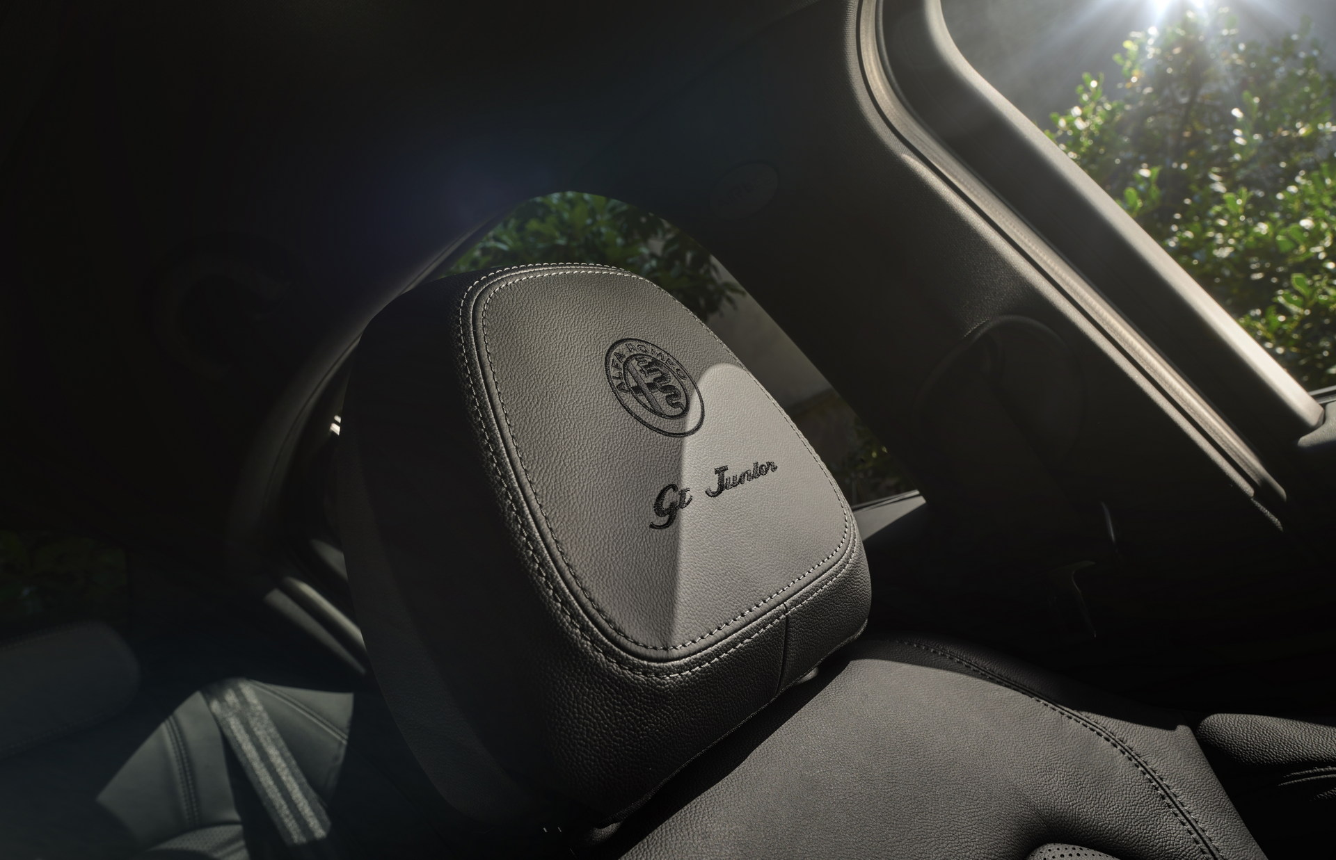 Download 2022 Alfa Romeo Giulia GT Junior - Interior, Seats HD Wallpaper 1920x1237 #19